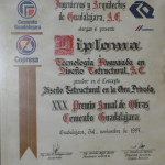 PREMIOS Y RECONOCIMIENTOS :